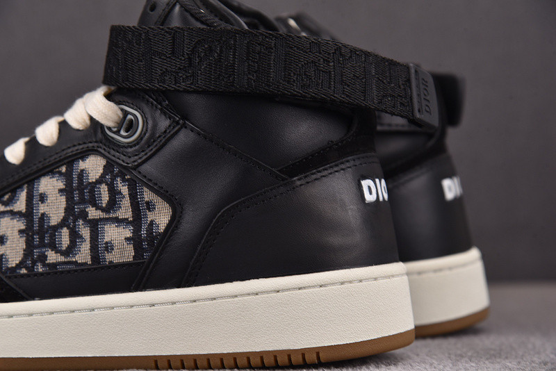 DR B27 Sneaker
