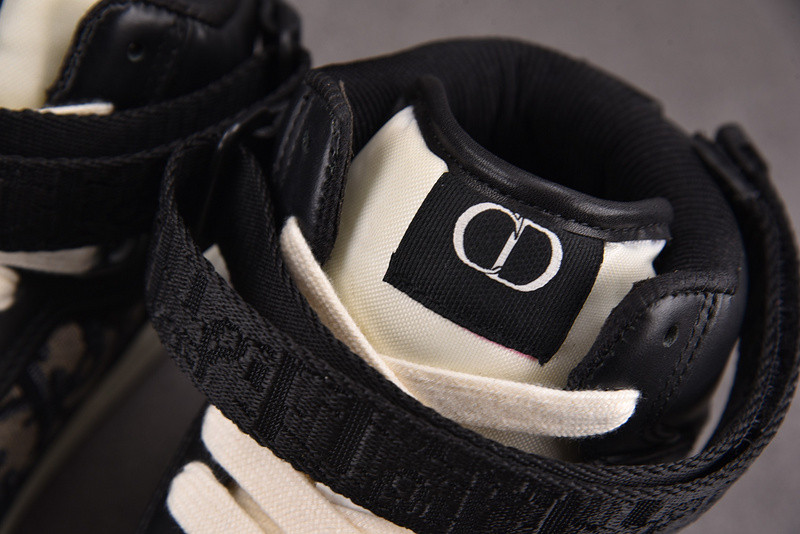DR B27 Sneaker