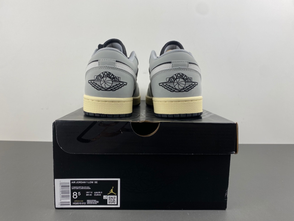 Air Jordan 1 Low HQ2010-012