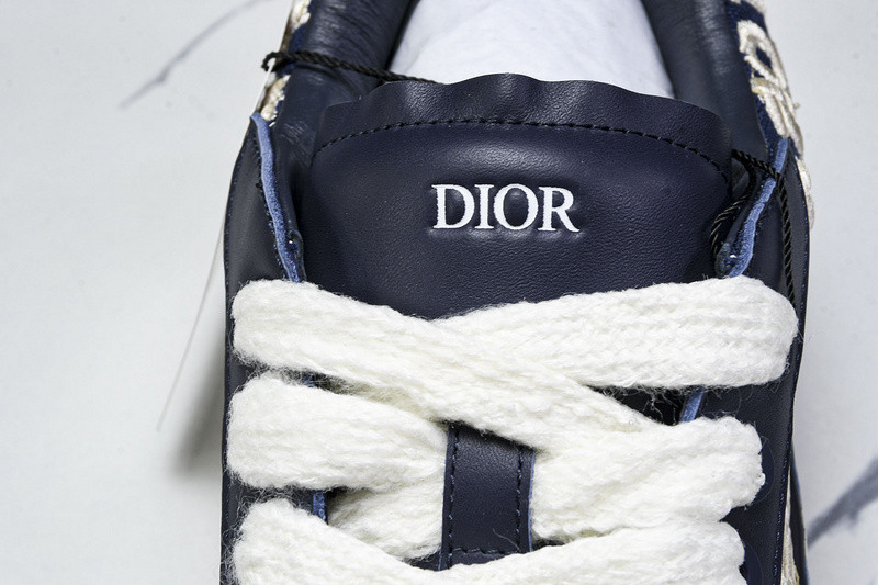 DR B33 Sneaker