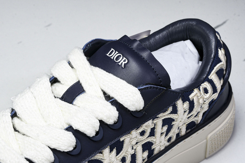 DR B33 Sneaker
