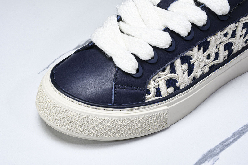 DR B33 Sneaker