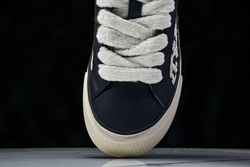 DR B33 Sneaker