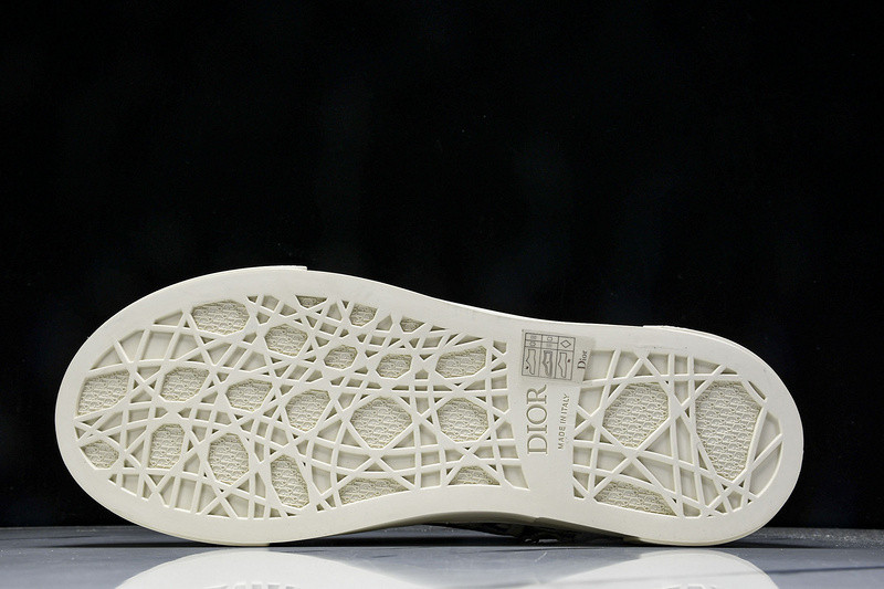 DR B33 Sneaker