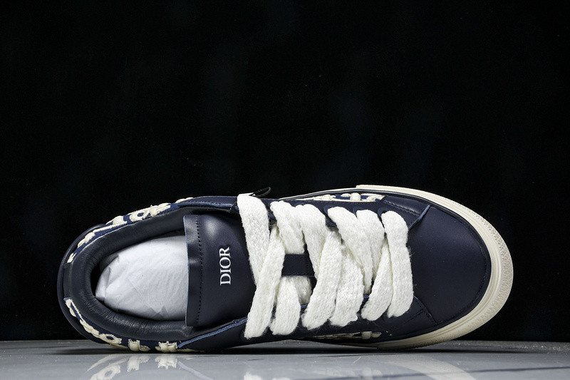 DR B33 Sneaker