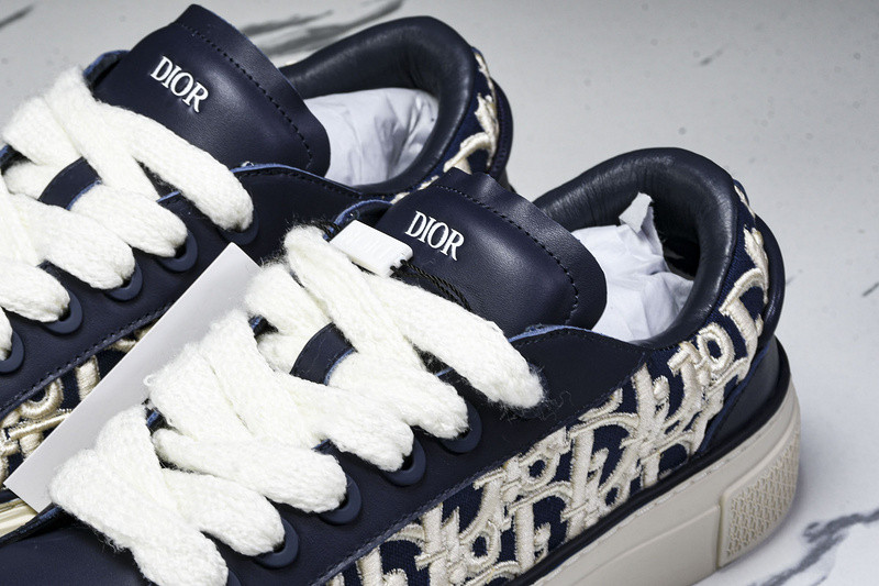 DR B33 Sneaker