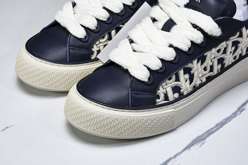 DR B33 Sneaker