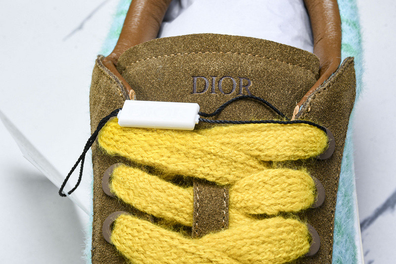 DR B33 Sneaker