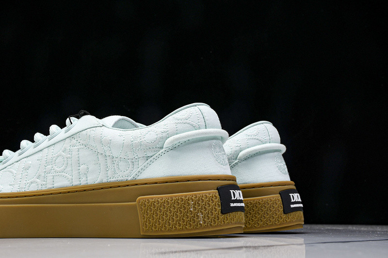 DR B33 Sneaker