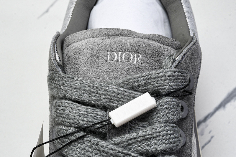 DR B33 Sneaker