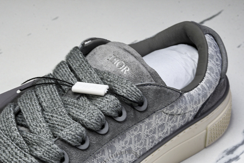 DR B33 Sneaker