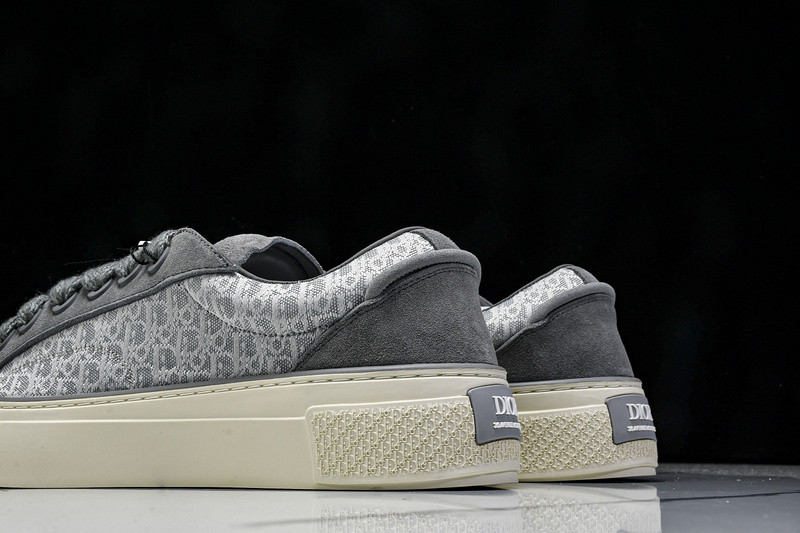 DR B33 Sneaker