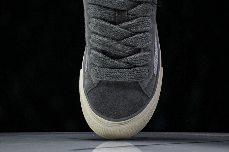 DR B33 Sneaker