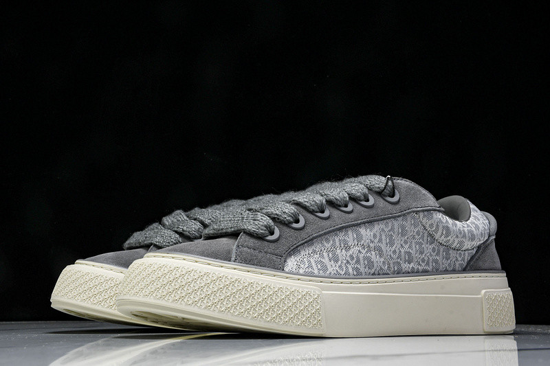 DR B33 Sneaker