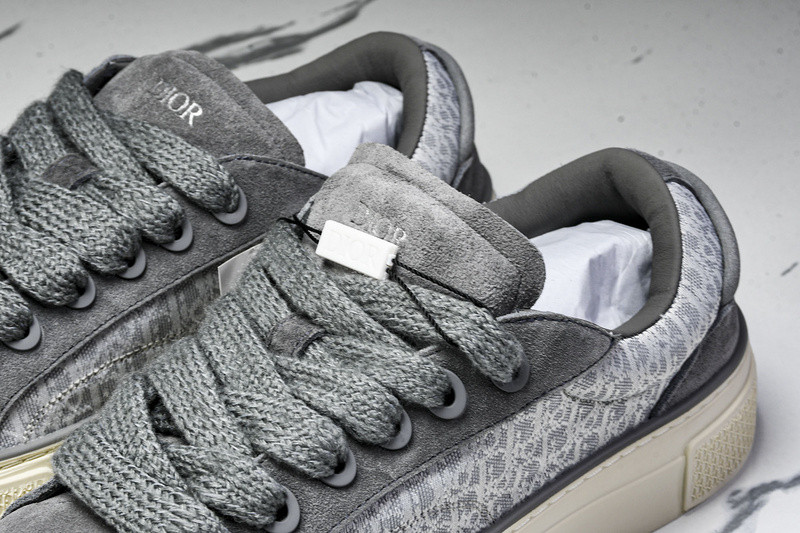 DR B33 Sneaker
