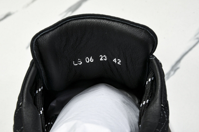 DR B33 Sneaker