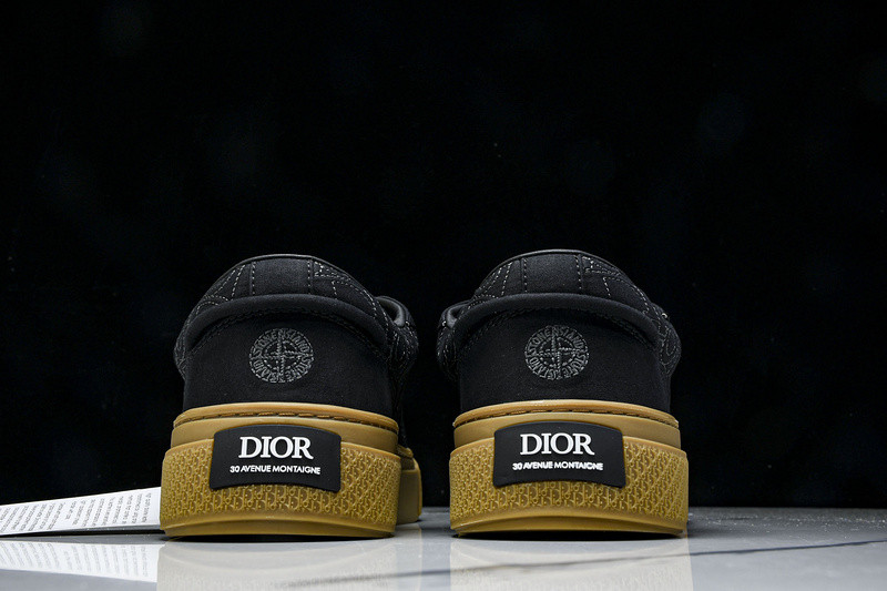 DR B33 Sneaker