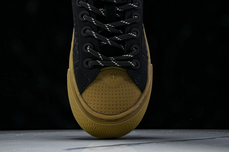 DR B33 Sneaker