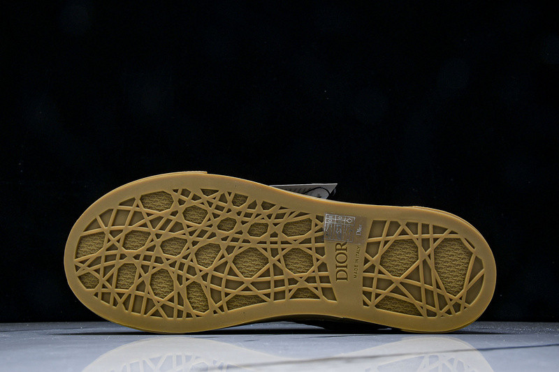 DR B33 Sneaker