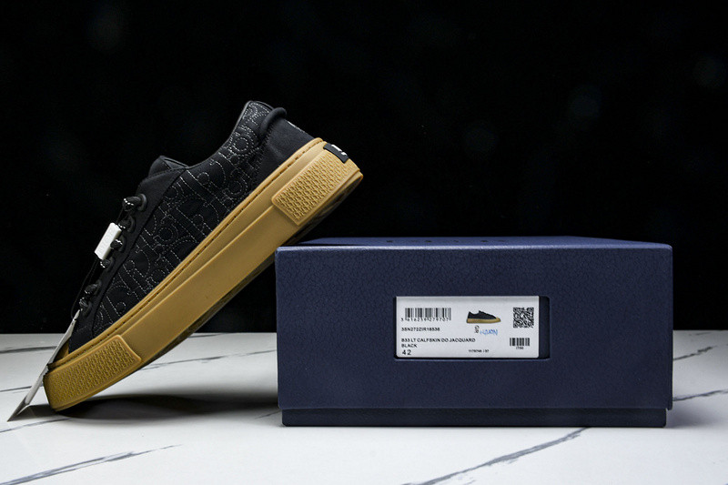 DR B33 Sneaker