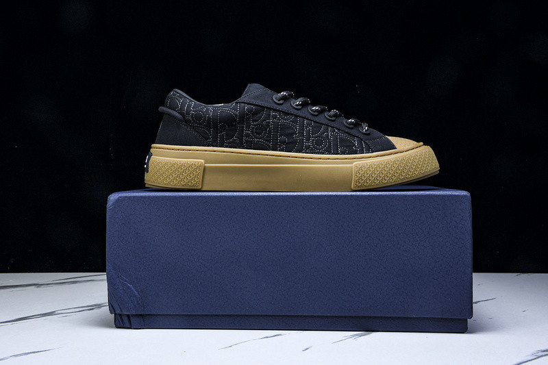 DR B33 Sneaker