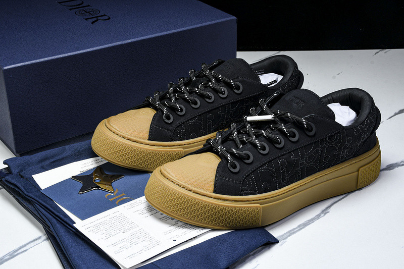 DR B33 Sneaker