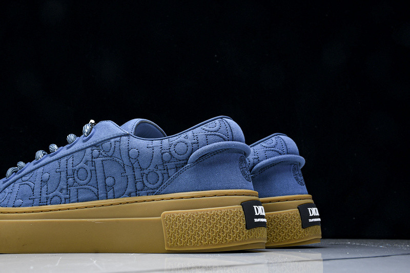 DR B33 Sneaker