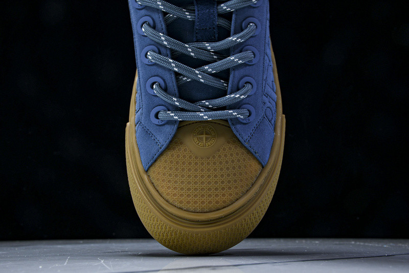 DR B33 Sneaker