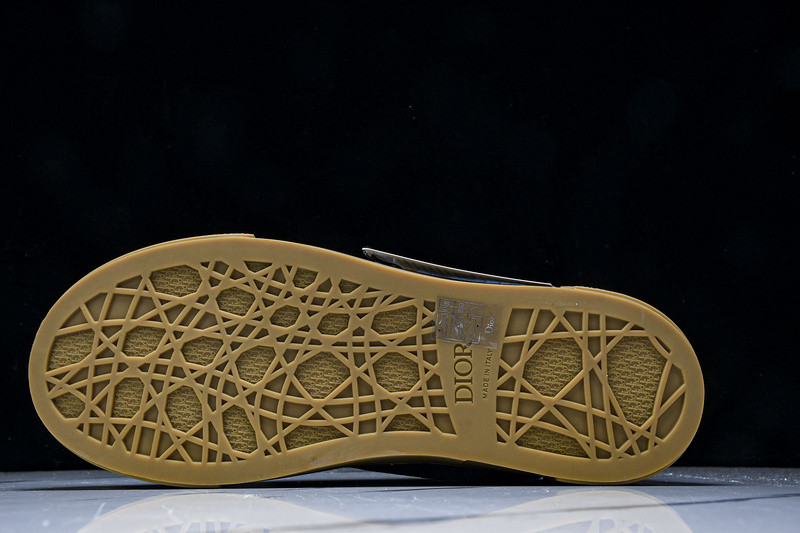 DR B33 Sneaker