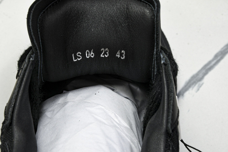 DR B33 Sneaker
