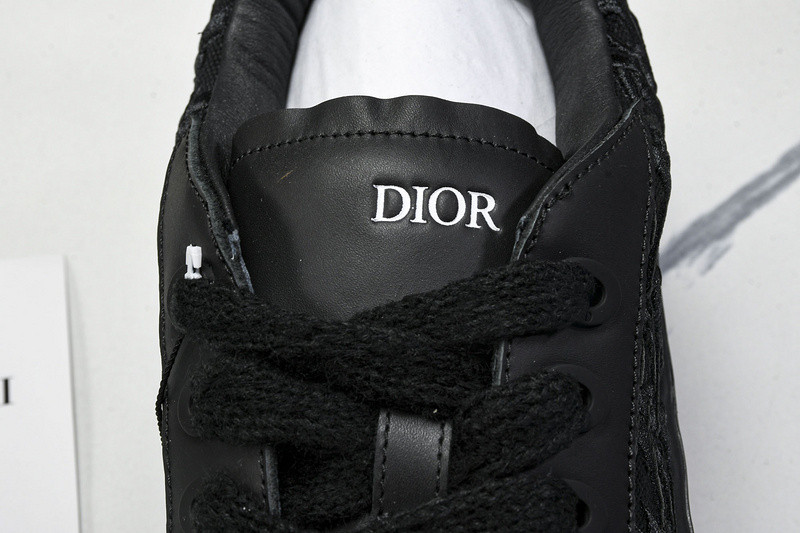 DR B33 Sneaker