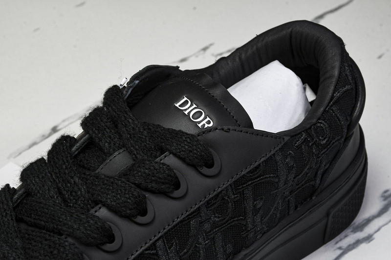 DR B33 Sneaker
