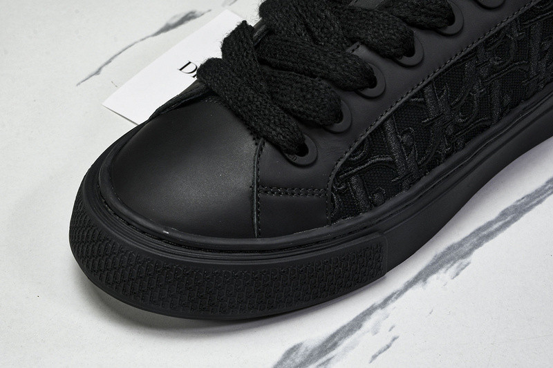 DR B33 Sneaker
