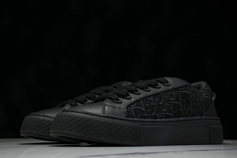 DR B33 Sneaker