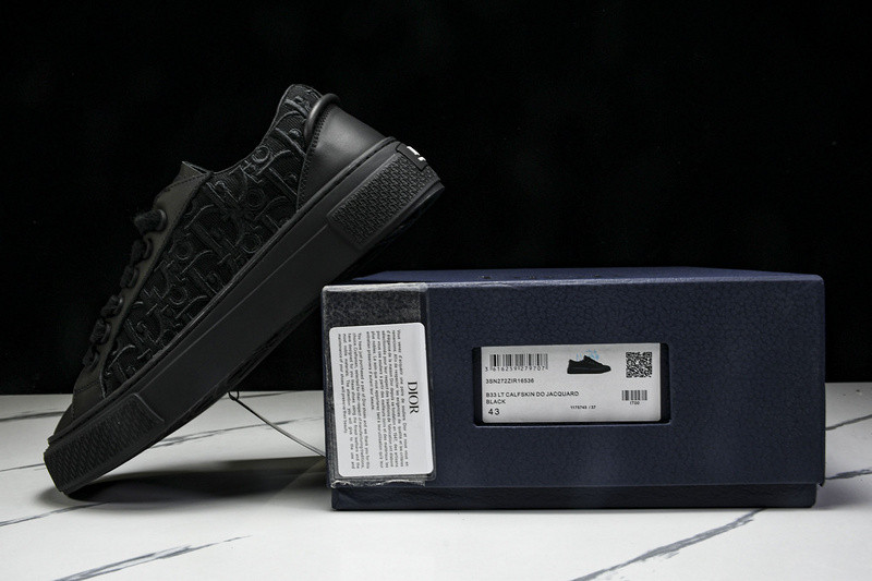DR B33 Sneaker