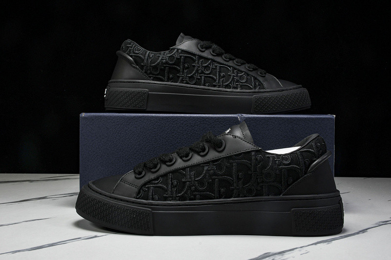 DR B33 Sneaker