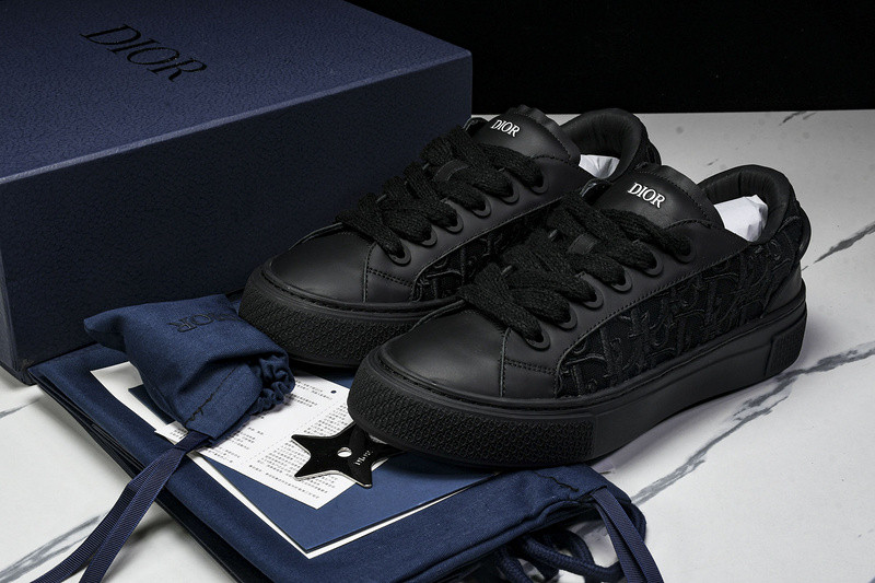 DR B33 Sneaker