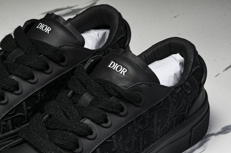 DR B33 Sneaker