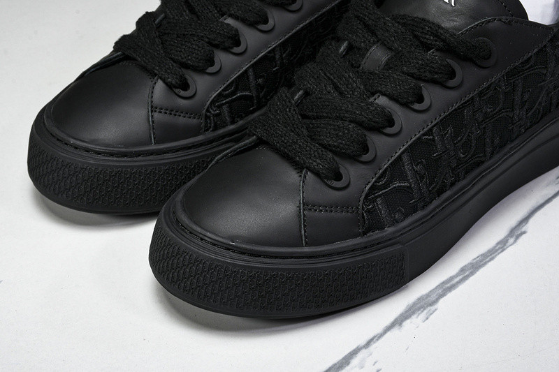 DR B33 Sneaker