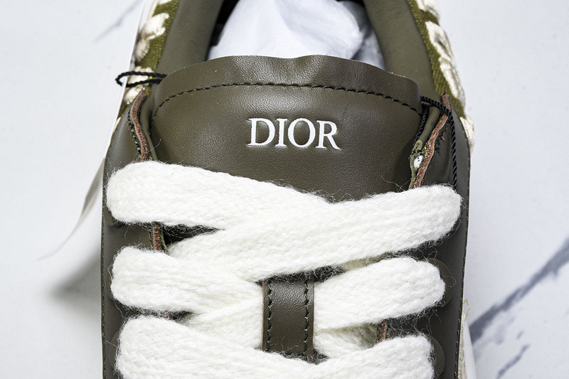 DR B33 Sneaker