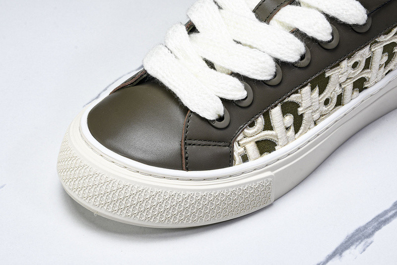 DR B33 Sneaker