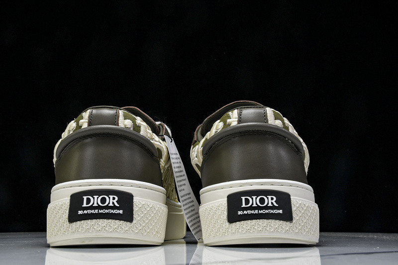 DR B33 Sneaker
