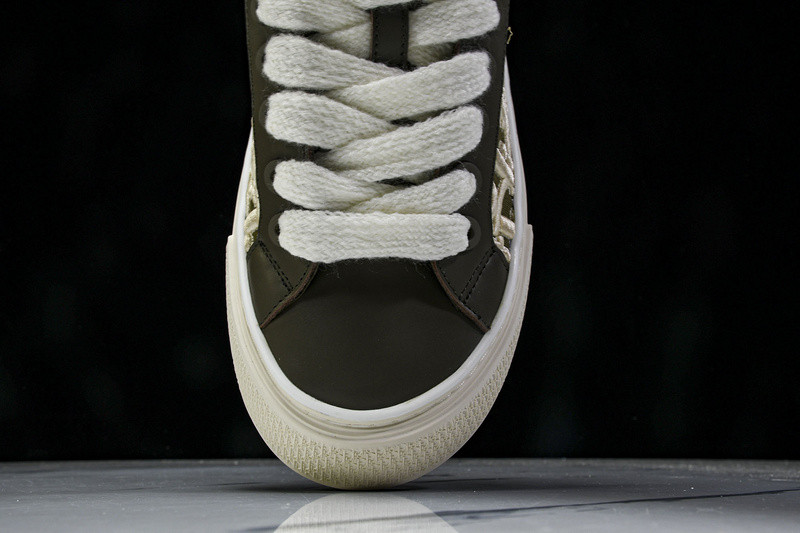 DR B33 Sneaker