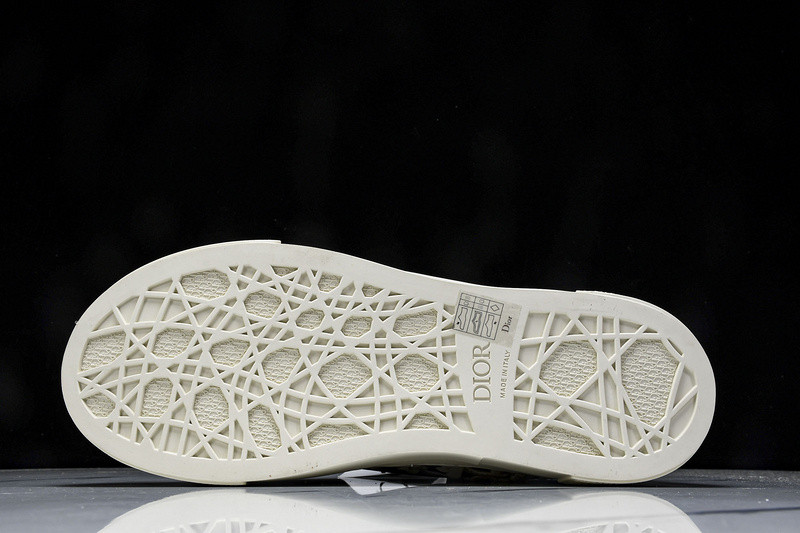 DR B33 Sneaker
