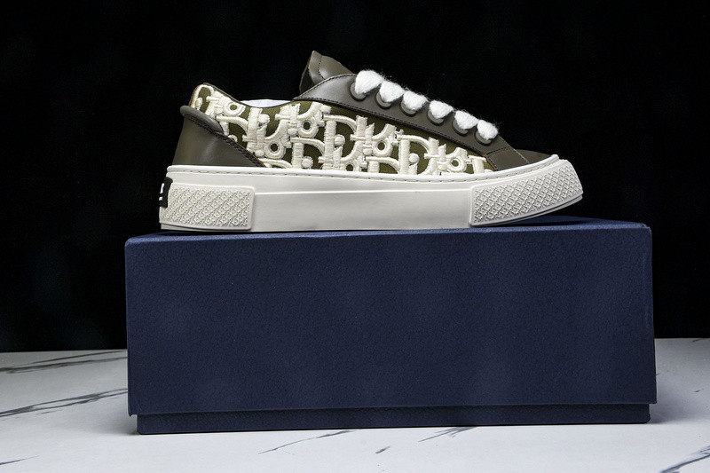 DR B33 Sneaker