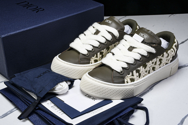 DR B33 Sneaker