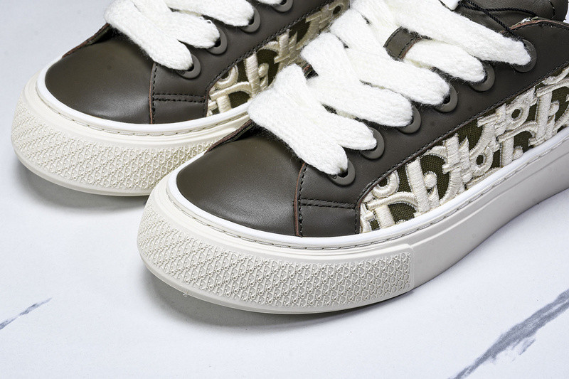DR B33 Sneaker