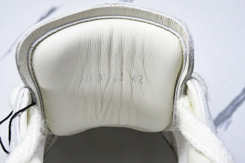 DR B33 Sneaker