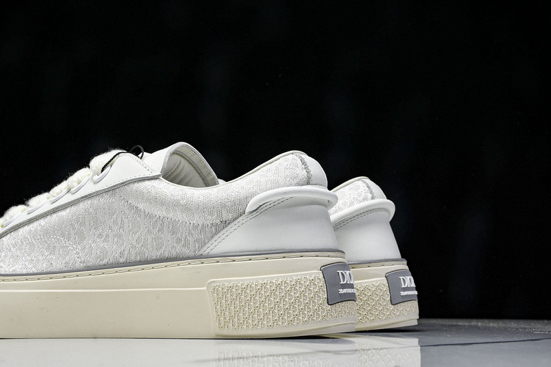 DR B33 Sneaker