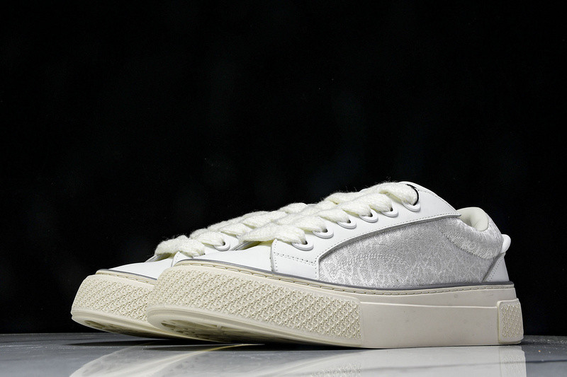 DR B33 Sneaker